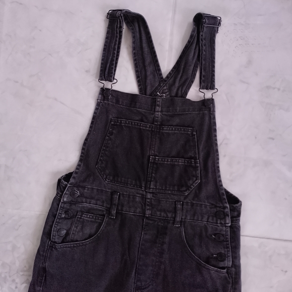 WE THE FREE BLACK Denim Overalls Workwear - Picture 3 of 8